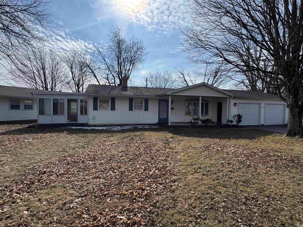 Photo of 816 N Knight Circle, Marion, IN 46952 (MLS # 202604906)