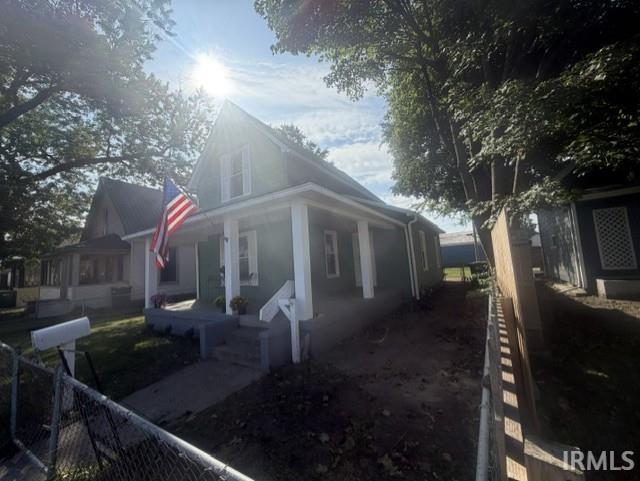 Photo of 117 E 8Th Street, Mishawaka, IN 46544 (MLS # 202643183)