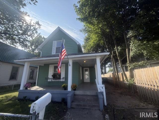 Photo of 117 E 8Th Street, Mishawaka, IN 46544 (MLS # 202643183)