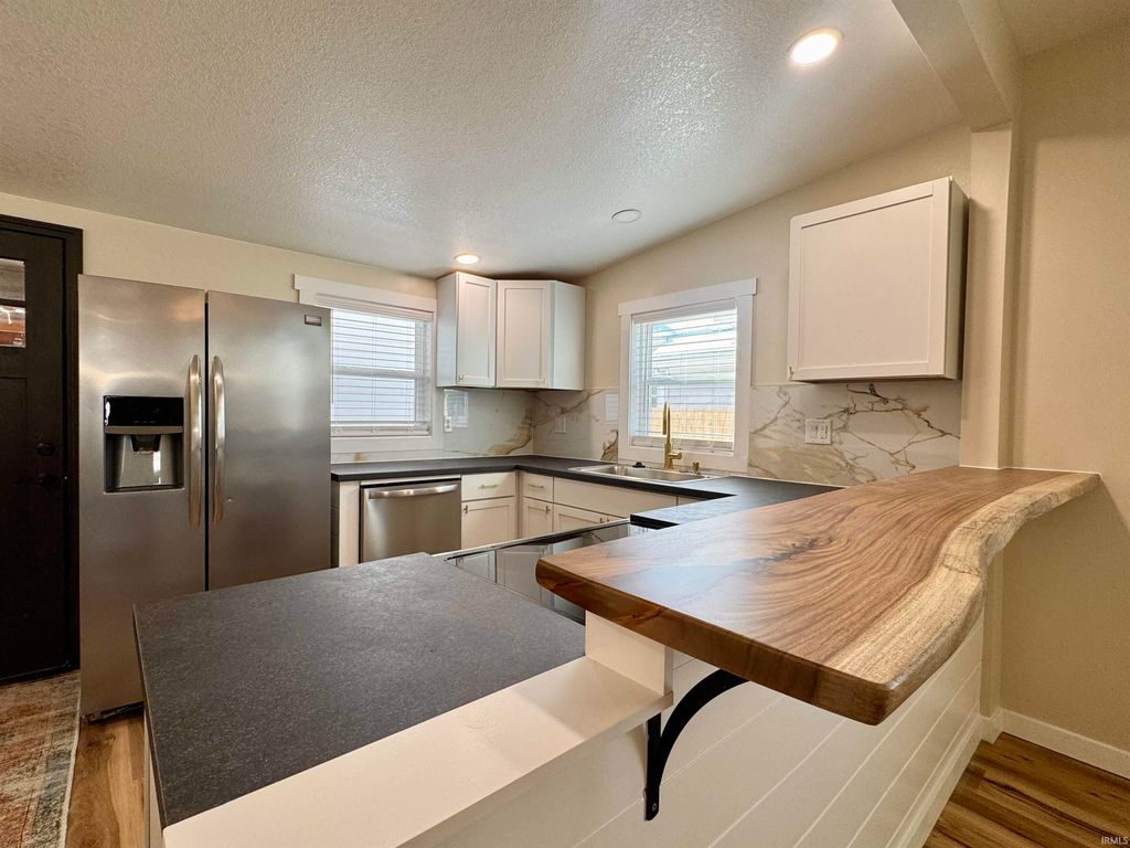 Photo of 903 S Water Street, Jonesboro, IN 46938 (MLS # 202608750)