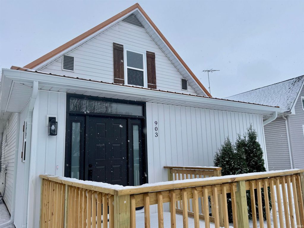 Photo of 903 S Water Street, Jonesboro, IN 46938 (MLS # 202608750)