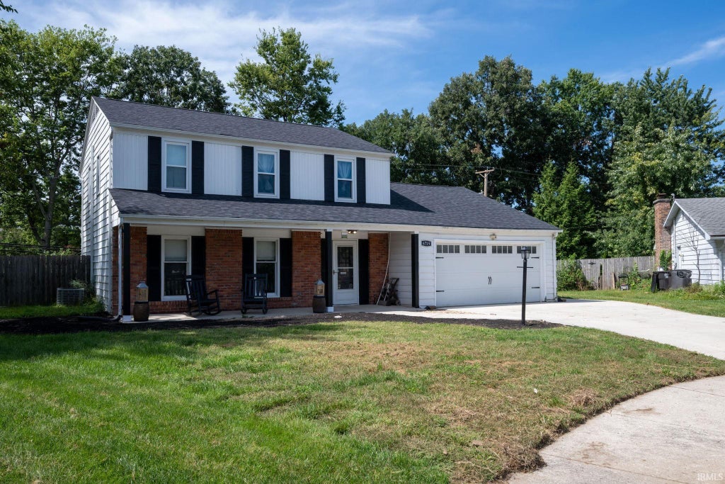 Photo of 6719 Lake Crest Court, Fort Wayne, IN 46815 (MLS # 202637761)