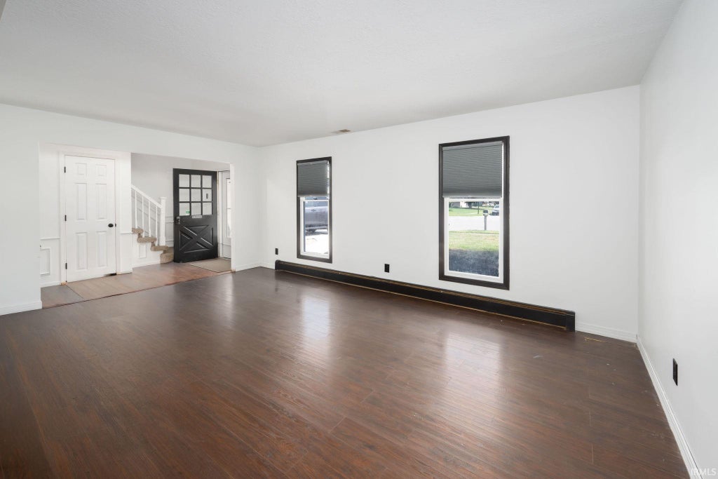 Photo of 6719 Lake Crest Court, Fort Wayne, IN 46815 (MLS # 202637761)