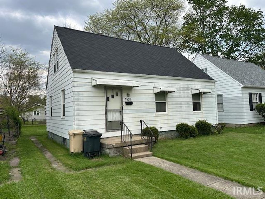 Photo of 1650 N Brookfield Street, South Bend, IN 46628 (MLS # 202616922)