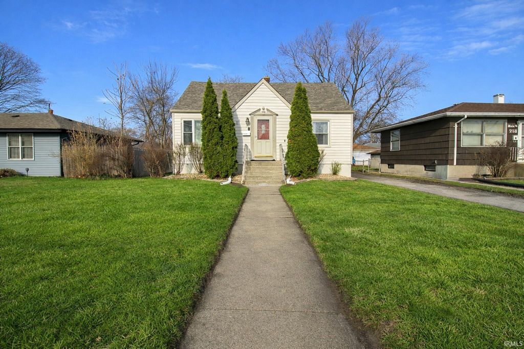 Photo of 214 N Dwiggins Street, Griffith, IN 46319 (MLS # 202610022)