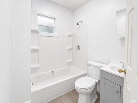 Tiny photo for 2015 McKinley Street, Anderson, IN 46016 (MLS # 202635253)