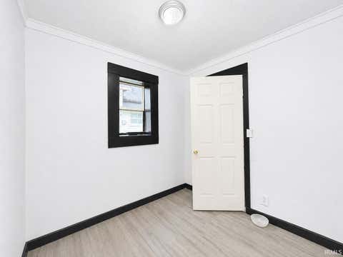 Tiny photo for 2015 McKinley Street, Anderson, IN 46016 (MLS # 202635253)