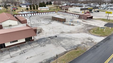 Tiny photo for 2301 E Highway 50 Highway, Washington, IN 47501 (MLS # 202602010)