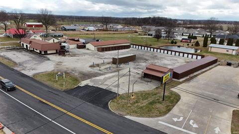 Tiny photo for 2301 E Highway 50 Highway, Washington, IN 47501 (MLS # 202602010)
