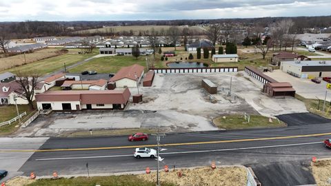 Tiny photo for 2301 E Highway 50 Highway, Washington, IN 47501 (MLS # 202602010)