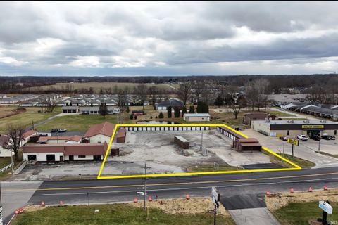 Tiny photo for 2301 E Highway 50 Highway, Washington, IN 47501 (MLS # 202602010)