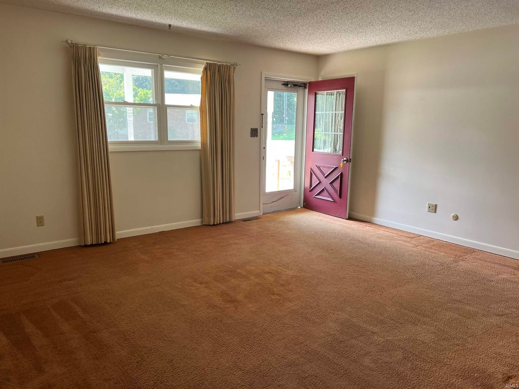 Photo of 3035 E Lotus Lane, Vincennes, IN 47591 (MLS # 202634799)