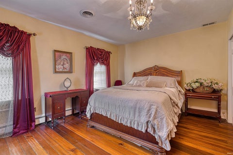 Tiny photo for 318 E Main Street, Newburgh, IN 47630 (MLS # 202548425)