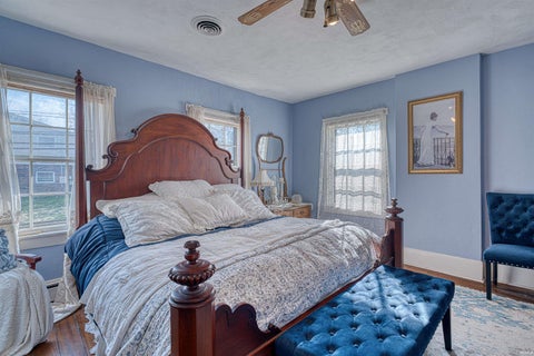 Tiny photo for 318 E Main Street, Newburgh, IN 47630 (MLS # 202548425)