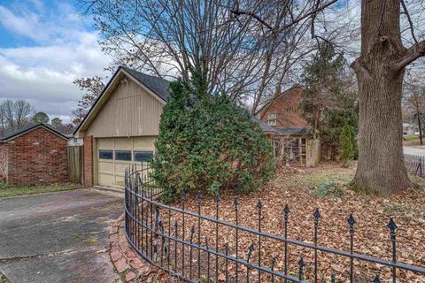 Tiny photo for 318 E Main Street, Newburgh, IN 47630 (MLS # 202548425)