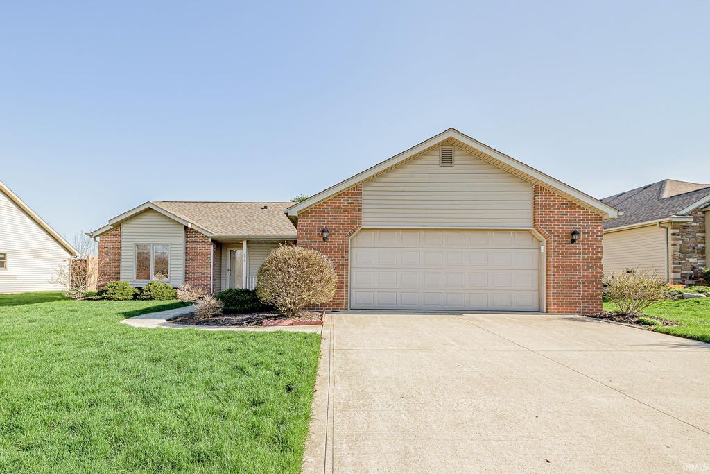 Photo of 279 S Eagle Glen Trail, Columbia City, IN 46725 (MLS # 202611884)