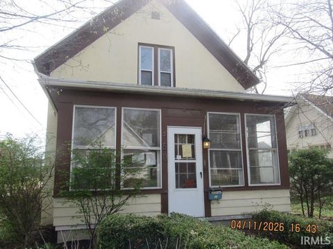 Photo of 450 S JEFFERSON Street, Huntington, IN 46750 (MLS # 202612603)
