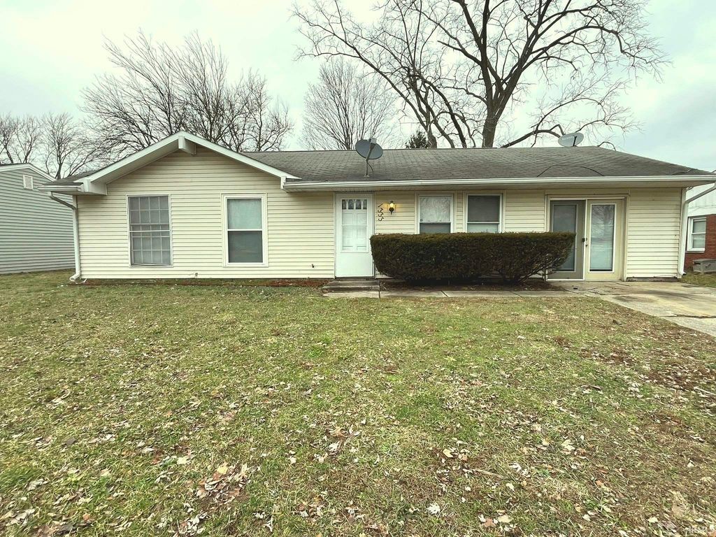 Photo of 1333 Southlea Drive, South Bend, IN 46628 (MLS # 202605091)