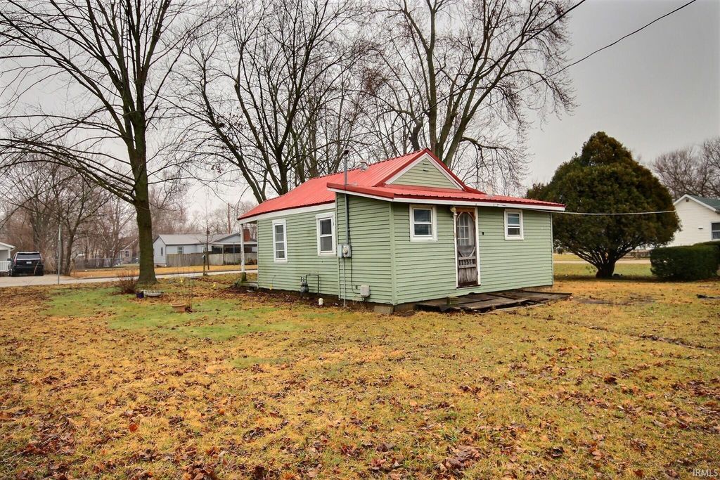 Photo of 905 S 14 th Street, Goshen, IN 46526 (MLS # 202607583)