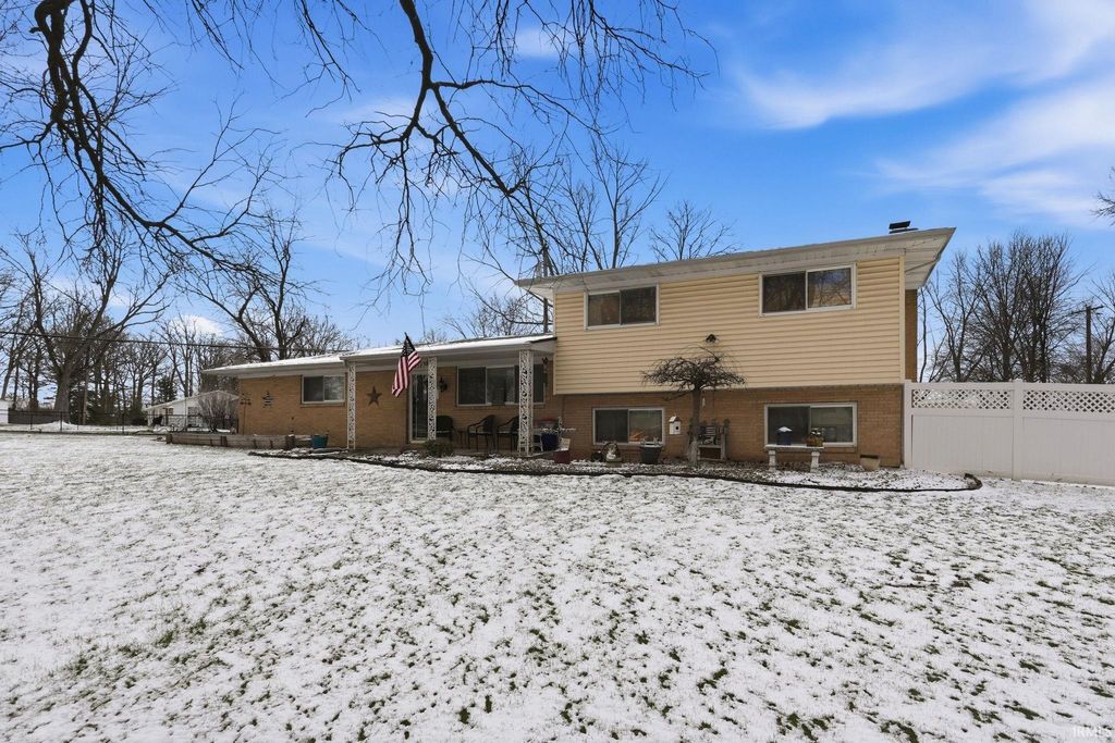 Photo of 4328 Dodge Avenue, Fort Wayne, IN 46815 (MLS # 202609338)
