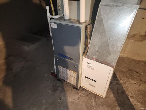 Tiny photo for 112 E Beckley Street, Royal Center, IN 46978 (MLS # 202545497)