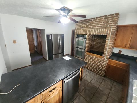 Tiny photo for 112 E Beckley Street, Royal Center, IN 46978 (MLS # 202545497)