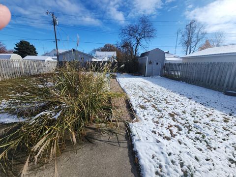 Tiny photo for 112 E Beckley Street, Royal Center, IN 46978 (MLS # 202545497)