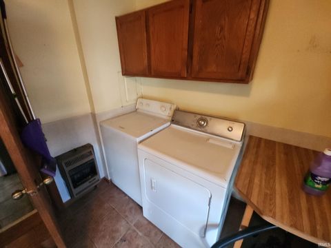 Tiny photo for 112 E Beckley Street, Royal Center, IN 46978 (MLS # 202545497)