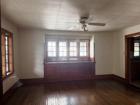 Tiny photo for 619 W Ashland Avenue, Muncie, IN 47303 (MLS # 202629025)