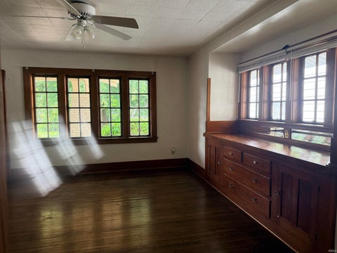 Tiny photo for 619 W Ashland Avenue, Muncie, IN 47303 (MLS # 202629025)