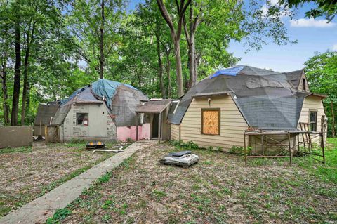 Photo of 2311 Highland Avenue, South Bend, IN 46613 (MLS # 202537573)