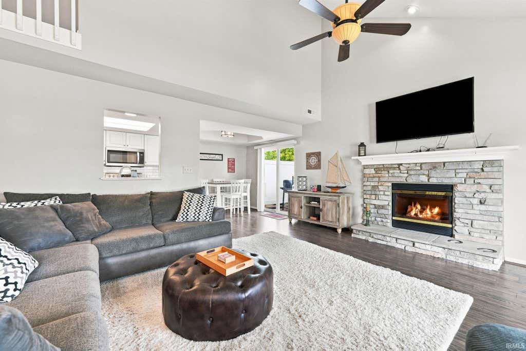 Photo of 10035 Oak Trail Road, Fort Wayne, IN 46825 (MLS # 202627848)