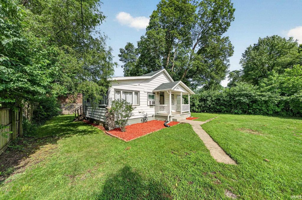 Photo of 213 Riverview Avenue, Elkhart, IN 46516 (MLS # 202626979)