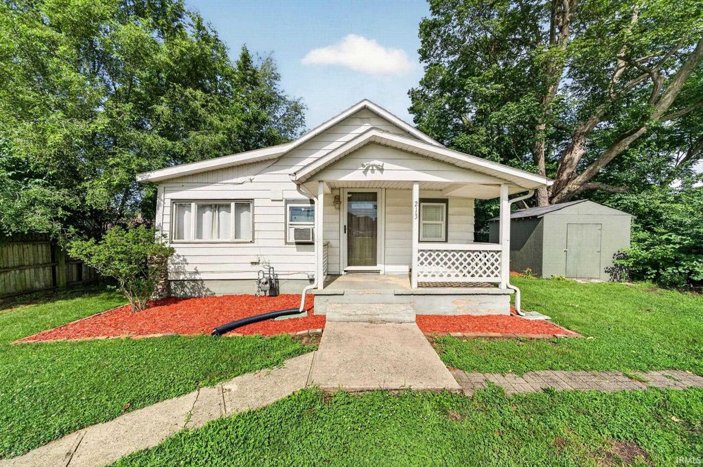 Photo of 213 Riverview Avenue, Elkhart, IN 46516 (MLS # 202626979)
