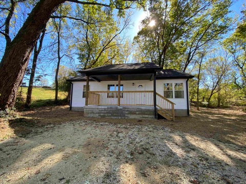 Tiny photo for 508 14th Street, Bedford, IN 47421 (MLS # 202643620)