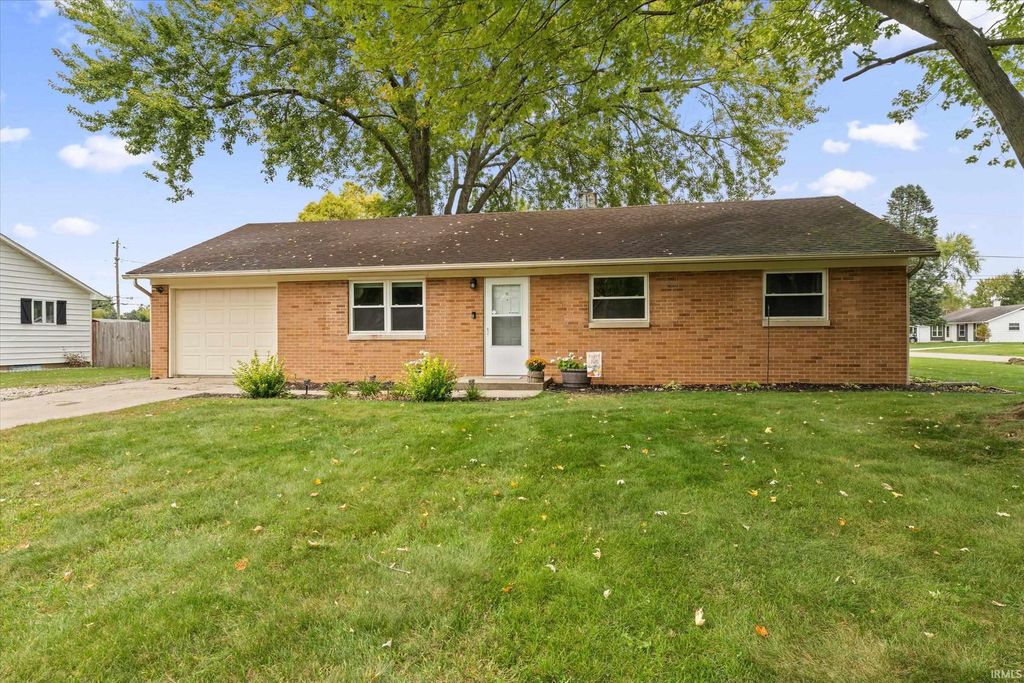 Photo of 23585 Forrestview Avenue, Elkhart, IN 46517 (MLS # 202603374)