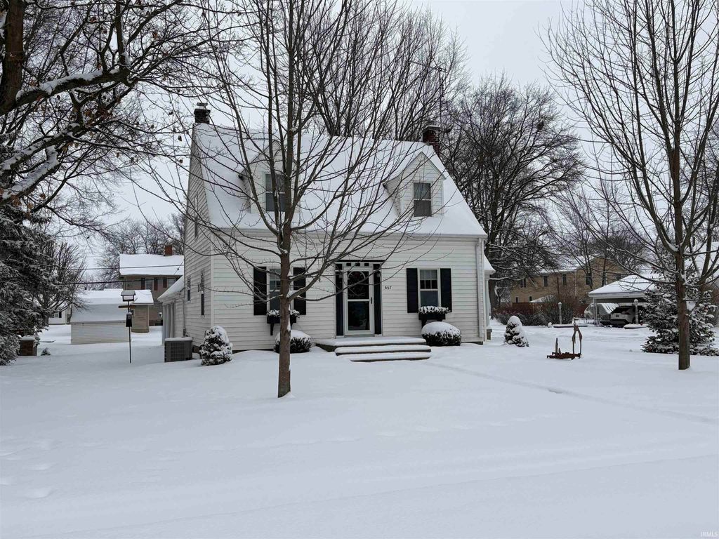 Photo of 667 Lehman Street, Berne, IN 46711 (MLS # 202603963)