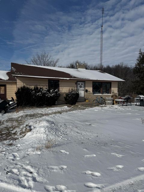 Photo of 741 S State Road 13 Road, Pierceton, IN 46562 (MLS # 202548980)
