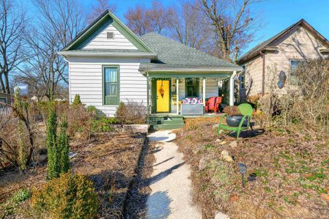 Photo of 830 W 7th Street, Bloomington, IN 47404 (MLS # 202613232)
