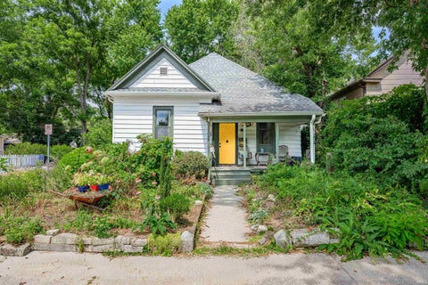 Photo of 830 W 7th Street, Bloomington, IN 47404 (MLS # 202613232)
