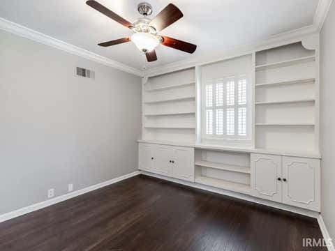Tiny photo for 900 Plaza Drive, Evansville, IN 47715 (MLS # 202632758)