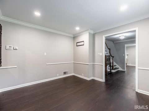 Tiny photo for 900 Plaza Drive, Evansville, IN 47715 (MLS # 202632758)