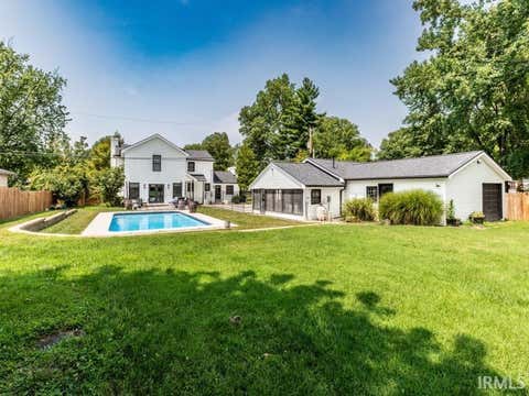 Tiny photo for 900 Plaza Drive, Evansville, IN 47715 (MLS # 202632758)