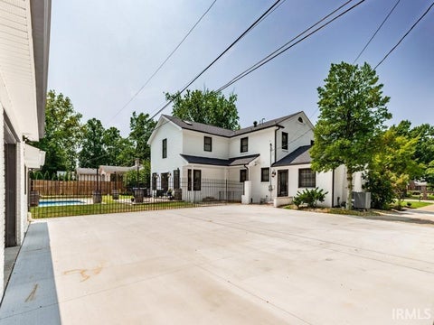 Tiny photo for 900 Plaza Drive, Evansville, IN 47715 (MLS # 202632758)
