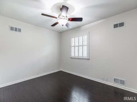 Tiny photo for 900 Plaza Drive, Evansville, IN 47715 (MLS # 202632758)