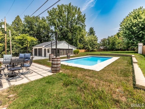 Tiny photo for 900 Plaza Drive, Evansville, IN 47715 (MLS # 202632758)