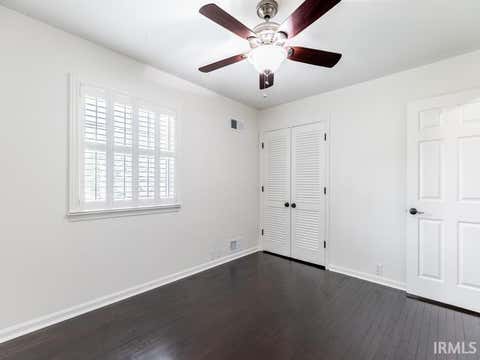 Tiny photo for 900 Plaza Drive, Evansville, IN 47715 (MLS # 202632758)