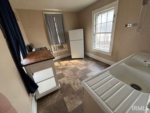 Tiny photo for 501-505 Helm Street, Logansport, IN 46947 (MLS # 202604592)