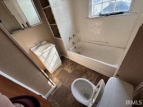 Tiny photo for 501-505 Helm Street, Logansport, IN 46947 (MLS # 202604592)