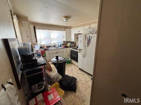 Tiny photo for 501-505 Helm Street, Logansport, IN 46947 (MLS # 202604592)